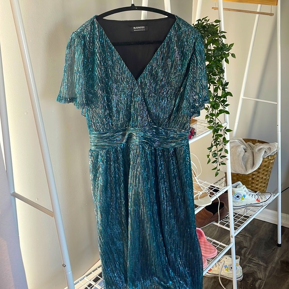BloomChic size 14/16 blue sparkly dress - Picture 1 of 2
